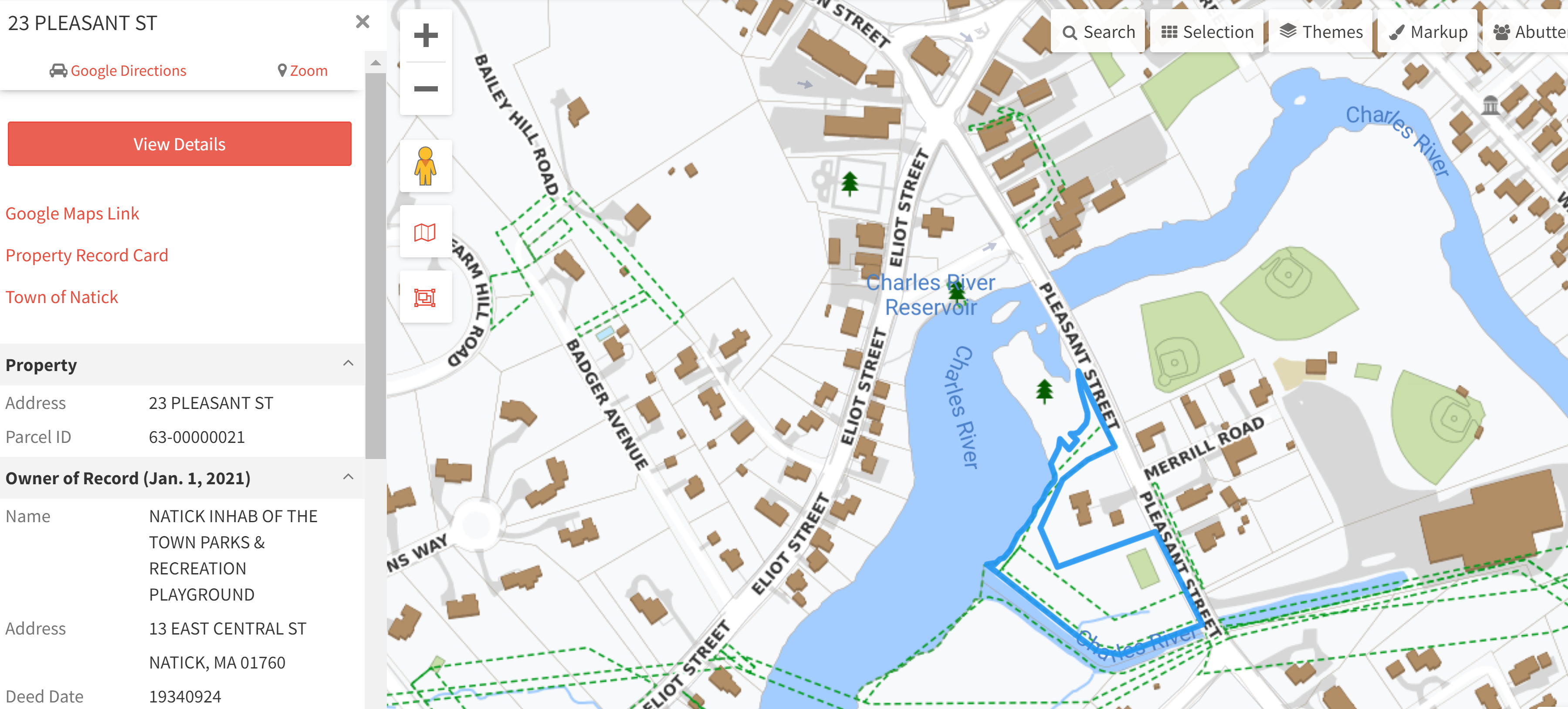 Property outlines showing 23 Pleasant Street's access to Charles River inlet.